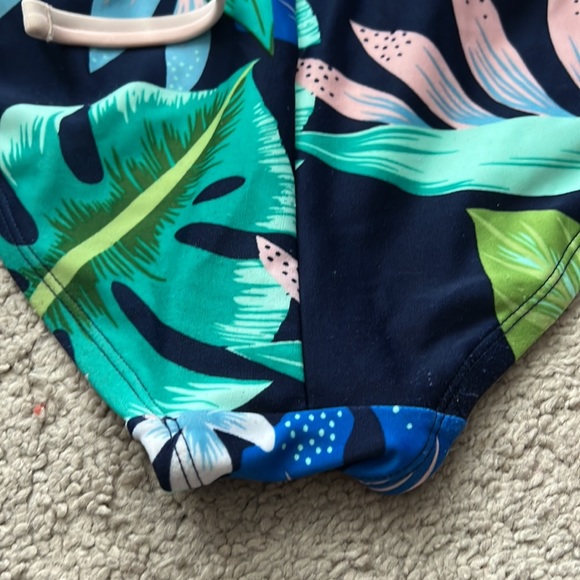 Floral print Large one piece swim - Picture 3 of 3